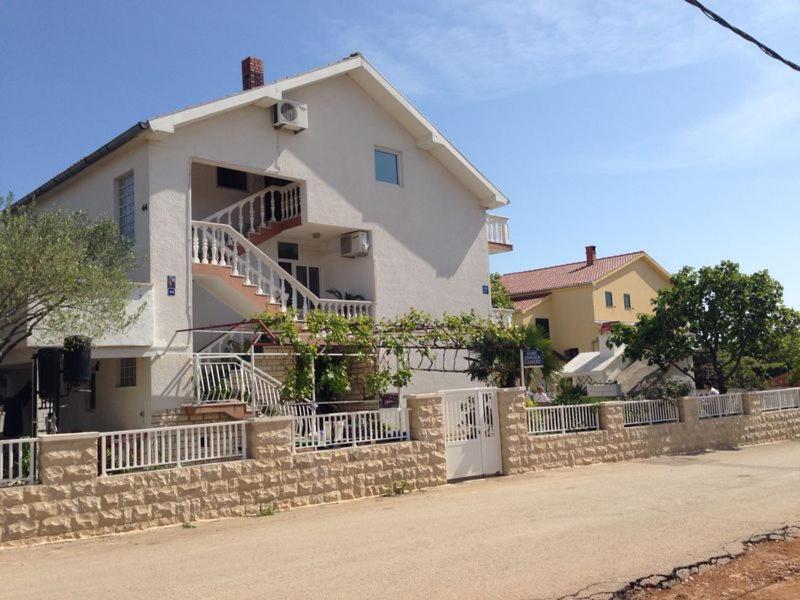 Apartmani Slavica Biograd Na Moru Εξωτερικό φωτογραφία