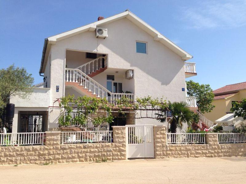 Apartmani Slavica Biograd Na Moru Εξωτερικό φωτογραφία
